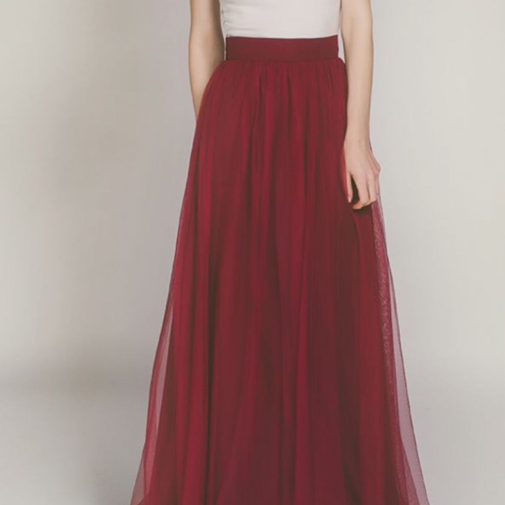 TULLE AND CHANTILLY Bridal party skirt, Sz 4, NWT, Wine